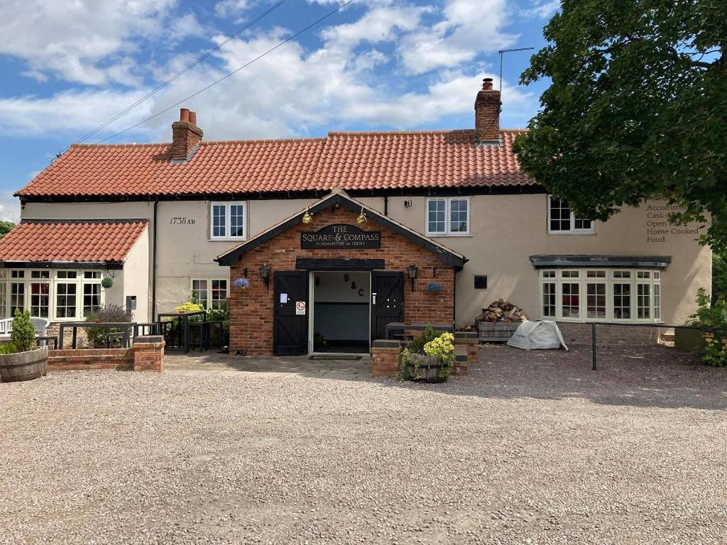 Hotel The Fountain At Tuxford & The Square And Compass Normanton On Trent Exterior foto